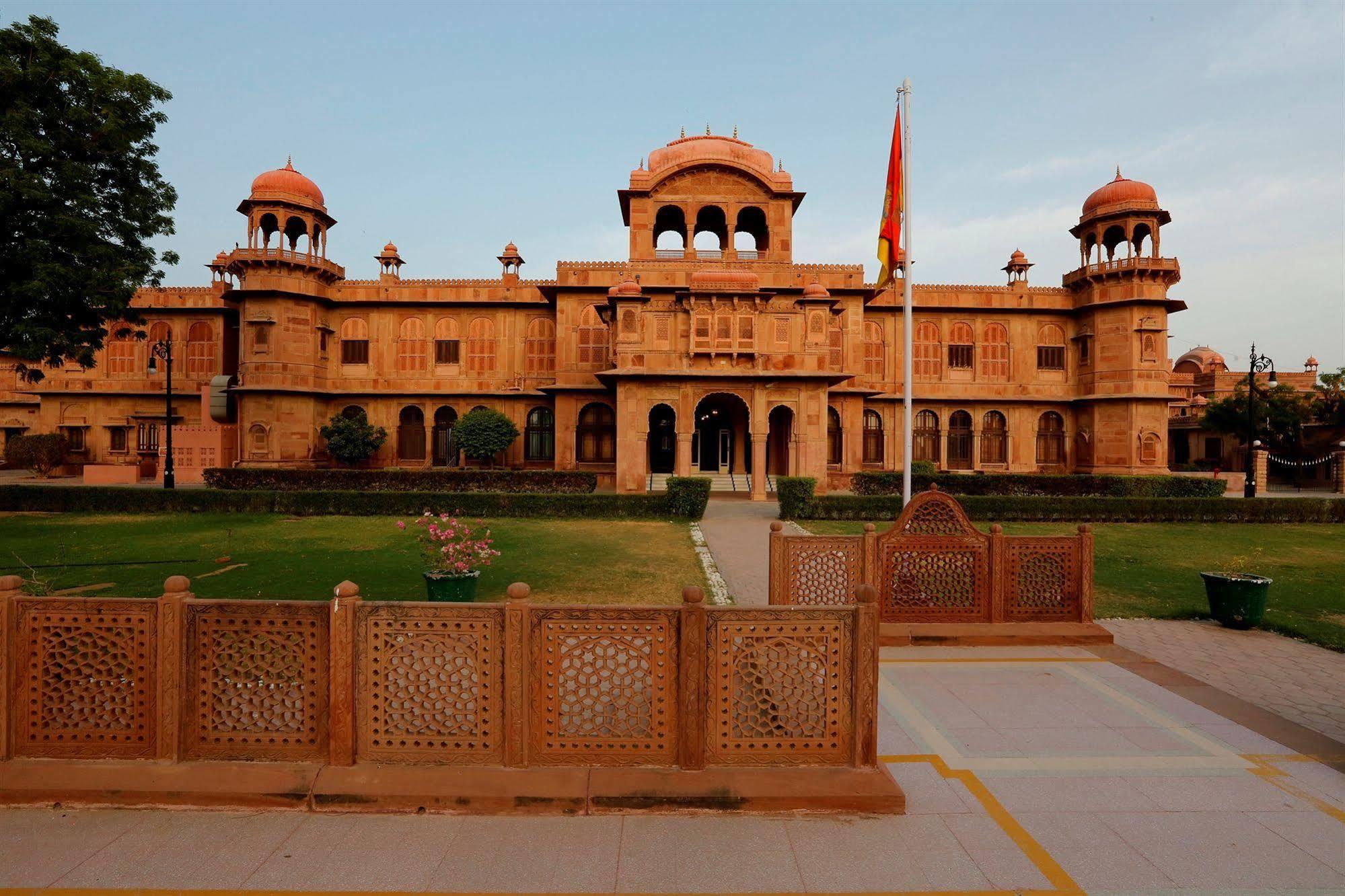 The Lallgarh Palace A Heritage Hotel Bikaner Exterior foto